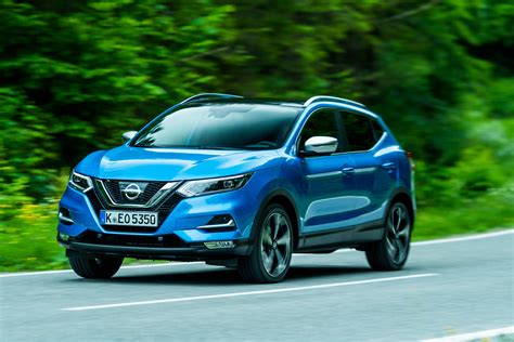 Contact information for renew-deutschland.de - The look. First of all, the nitty-gritty. The Qashqai is slightly smaller in almost every way than the Rogue, but it costs a whole lot less than what you actually lose when going from one vehicle ...